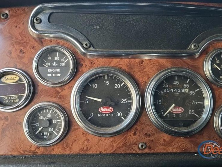 2005-peterbilt-379-image-36