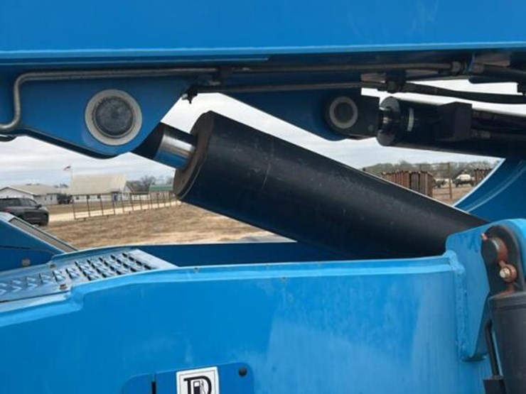 2017-genie-gth844-image-12