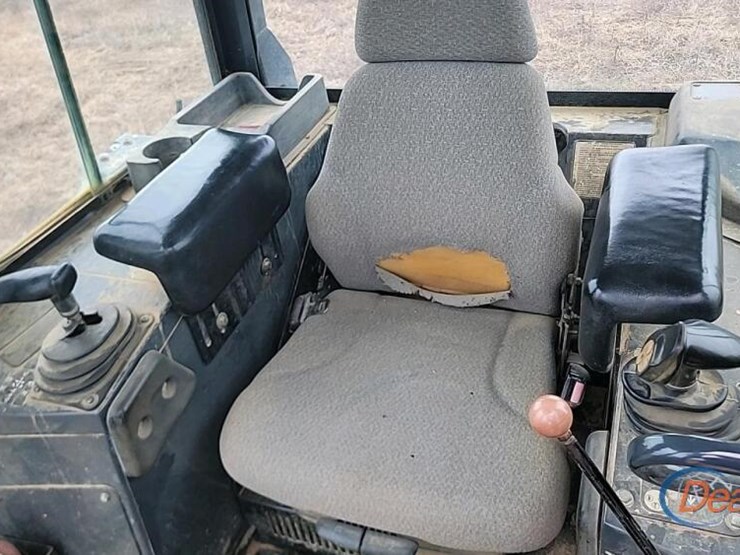 deere-700j-xlt-image-21