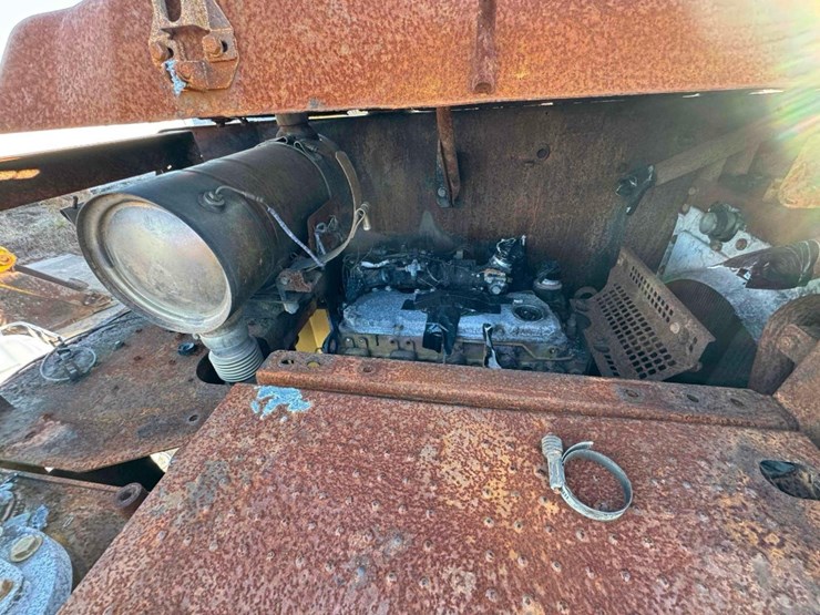 2015-caterpillar-312el-image-11