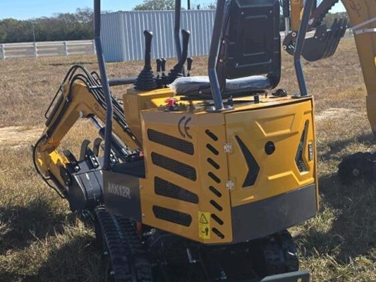 unused-2025-cfg-mx12r-mini-excavator,-s/n-2025x0000129:-15hp-gas-eng.,-bkt.-image-8