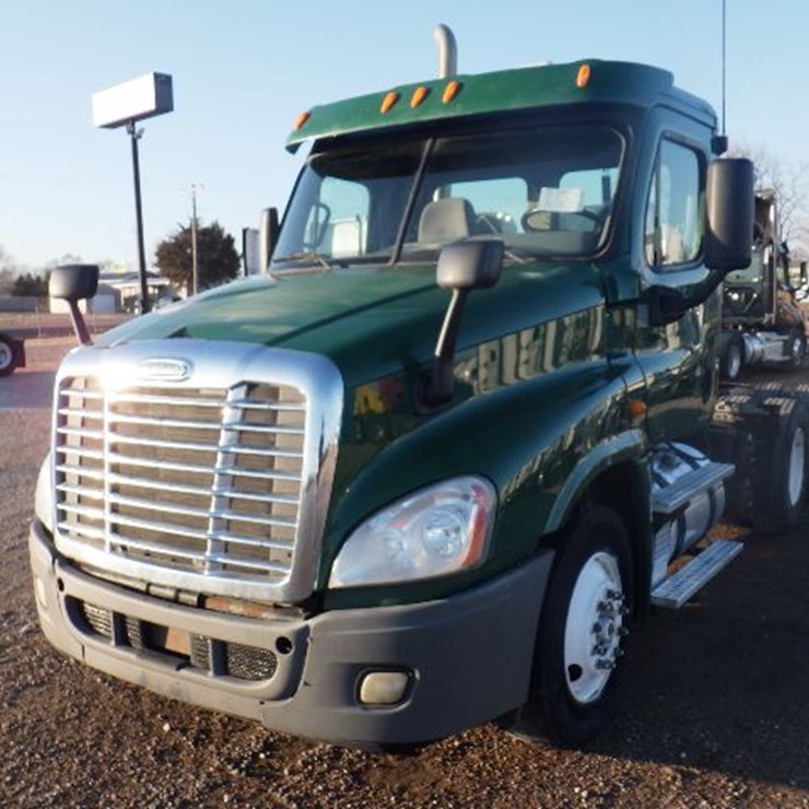 FREIGHTLINER CASCADIA 125