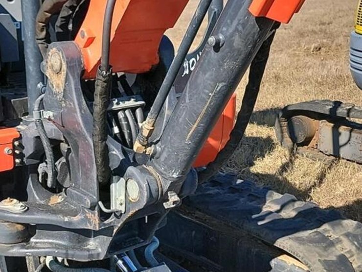 2022-kubota-kx040-image-5