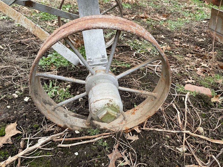 western-wheel-scraper-on-steel-image-14
