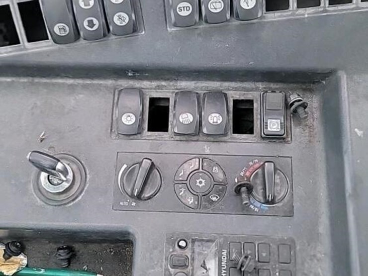 hyundai-70d-9-image-23