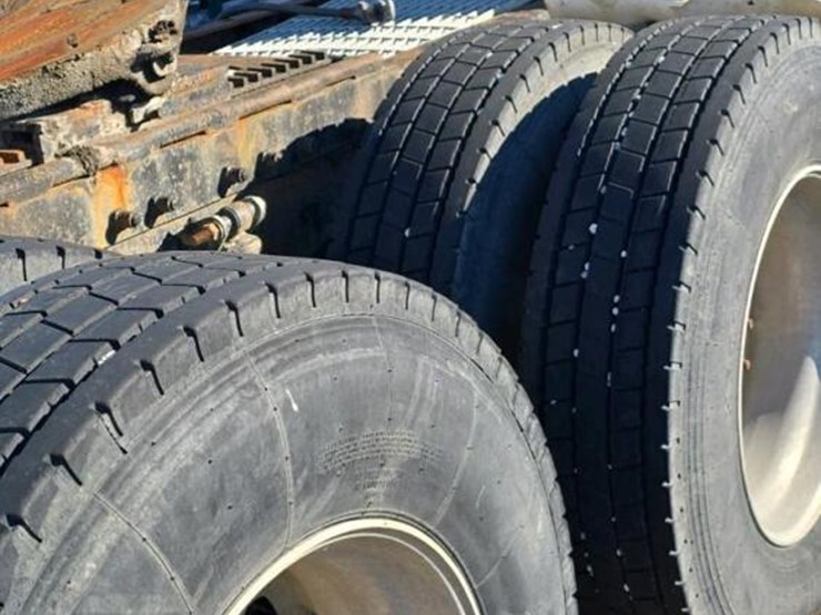 2006-peterbilt-387-image-7