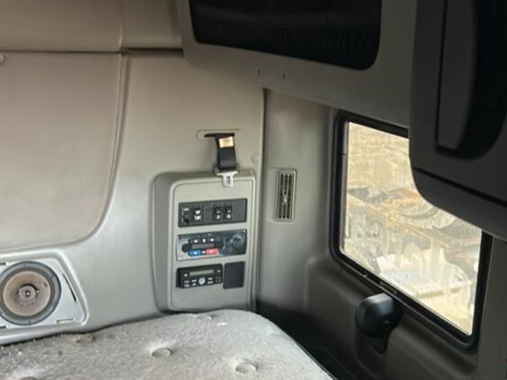 2015-international-prostar-image-22