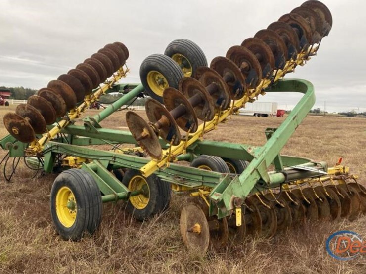 john-deere-220-image-6