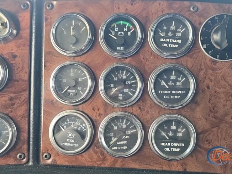 2005-peterbilt-379-image-33