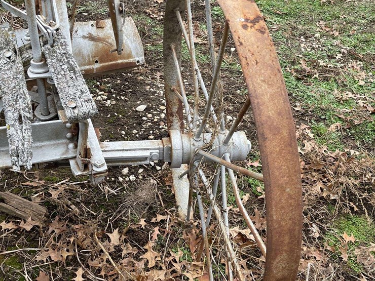 western-wheel-scraper-on-steel-image-23