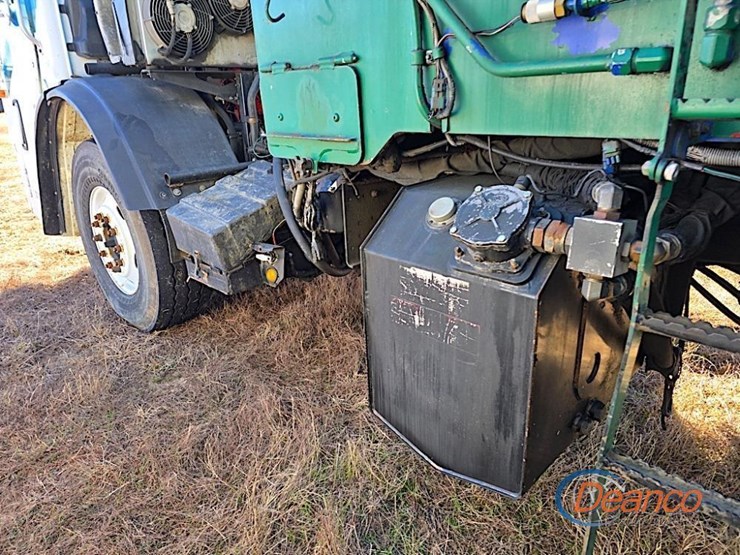 2015-mack-garbage-truck,-s/n-1m2au14c9fm002359-(no-title---bill-of-sale-only):-auto.,-runs,-won't-build-air,-124k-mi.-image-16