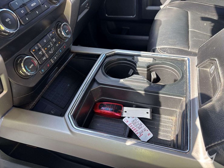 2021-ford-f250-image-17