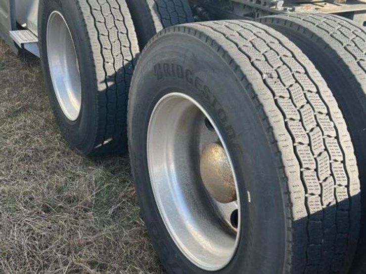 2016-international-prostar-image-13