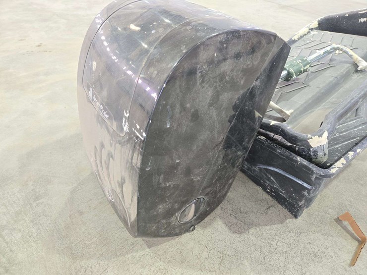 (2)-paint-roller-pads,-paint-roller-top,-paper-towel-dispenser-image-7