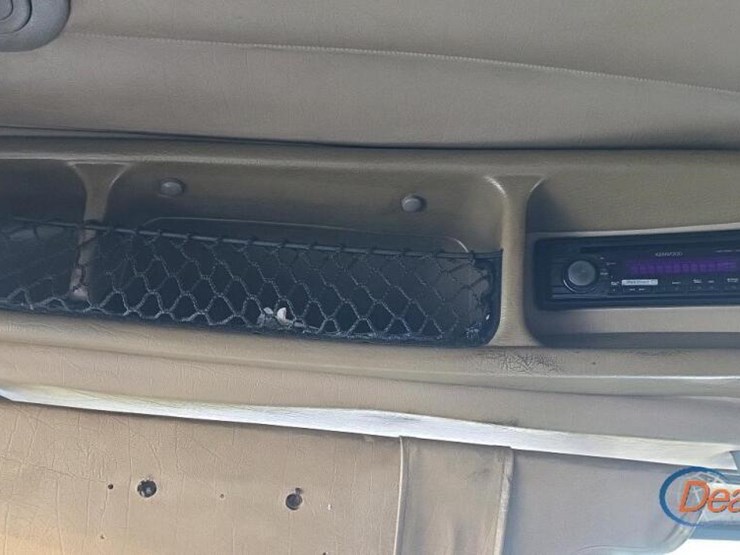 2005-peterbilt-379-image-41