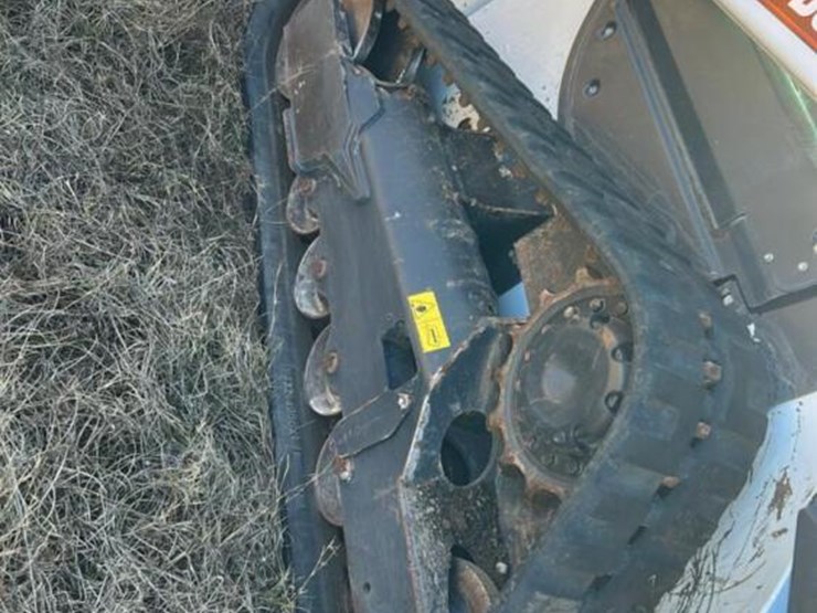 2023-bobcat-t64-image-8