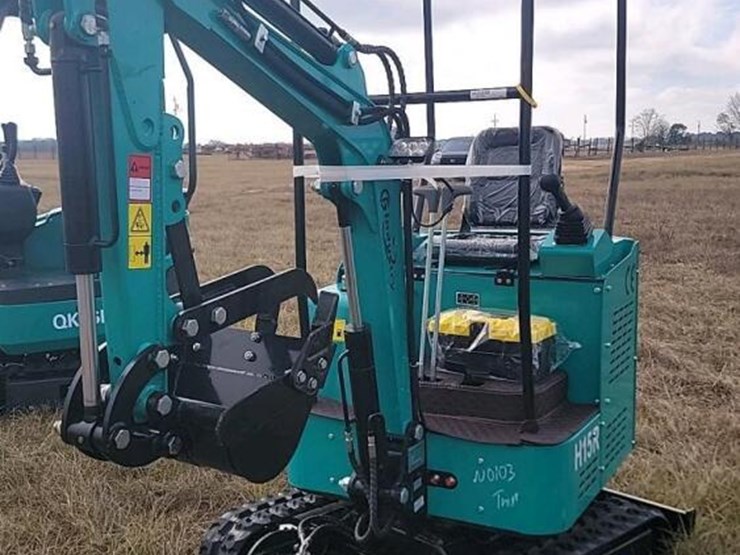 unused-2025-cfg-h15r-mini-excavator,-s/n-20250906w0010:-420cc-gas-eng.,-15"-bkt.,-4x6-tracks,-38.5"-base-image-1