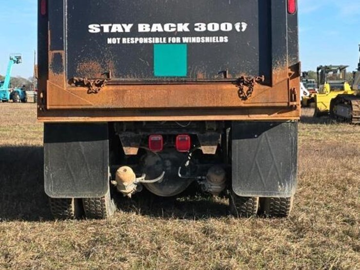 2019-international-hx615-image-17