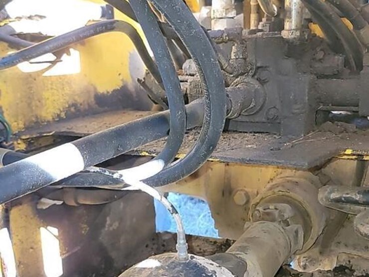 2005-deere-544j-image-9