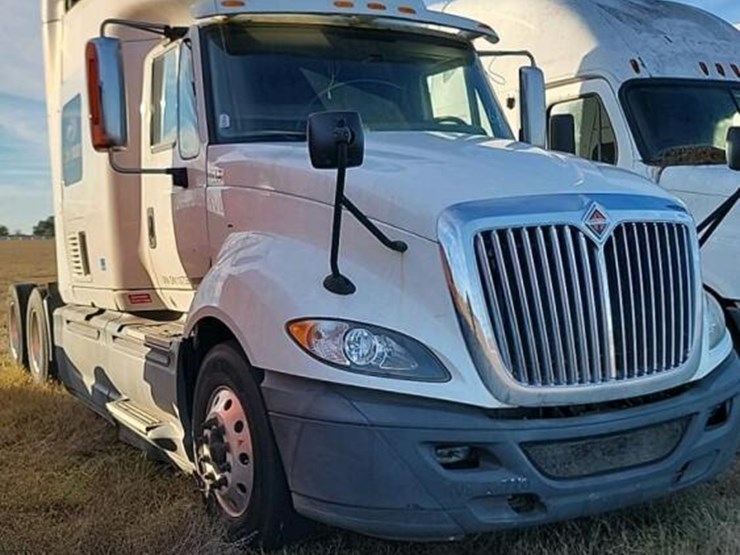 2016-international-prostar-image-1