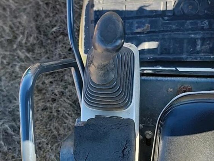 komatsu-pc27mr-3-image-27