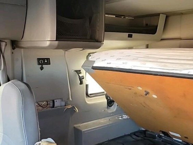 2016-international-prostar-image-17