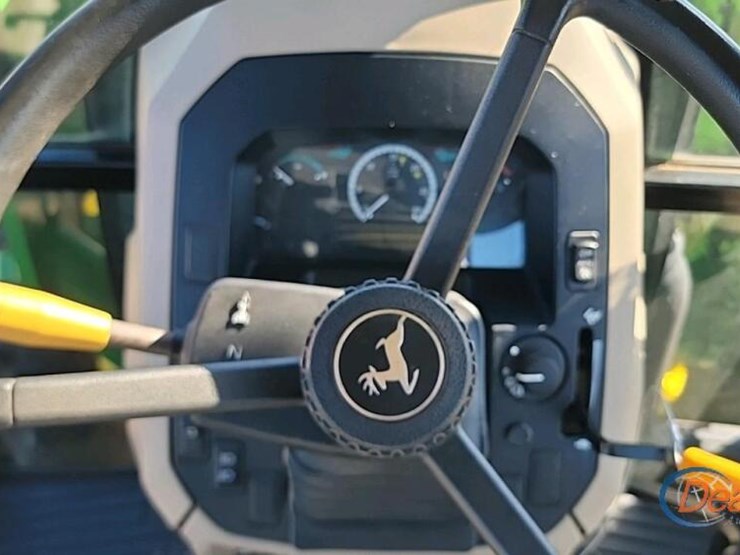 2015-john-deere-5075e-image-22