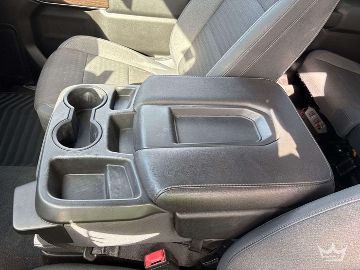 2019-chevrolet-silverado-1500-lt-4x4-crew-cab-pickup-truck-image-25