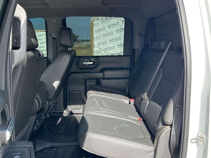 2021-chevrolet-silverado-2500-image-23