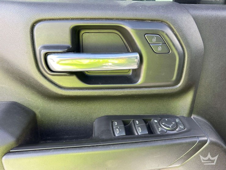 2021-chevrolet-silverado-2500-image-12