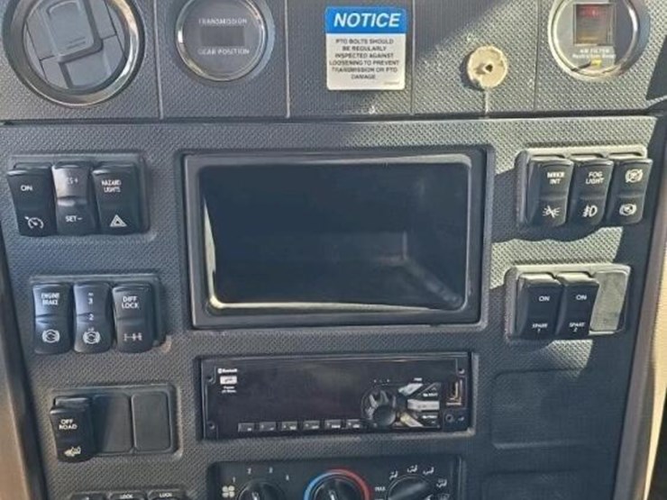 2019-international-hx615-image-30