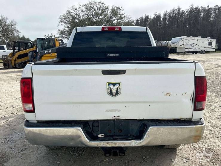 2015-dodge-1500-image-26