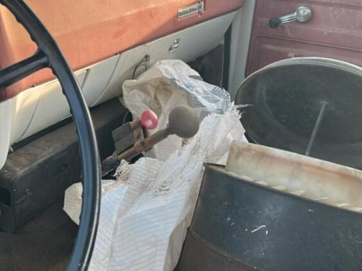 1975-chevy-ce668-truck,-s/n-cce66v160876-(no-title---bill-of-sale-only):-as-is,-non-running-image-23