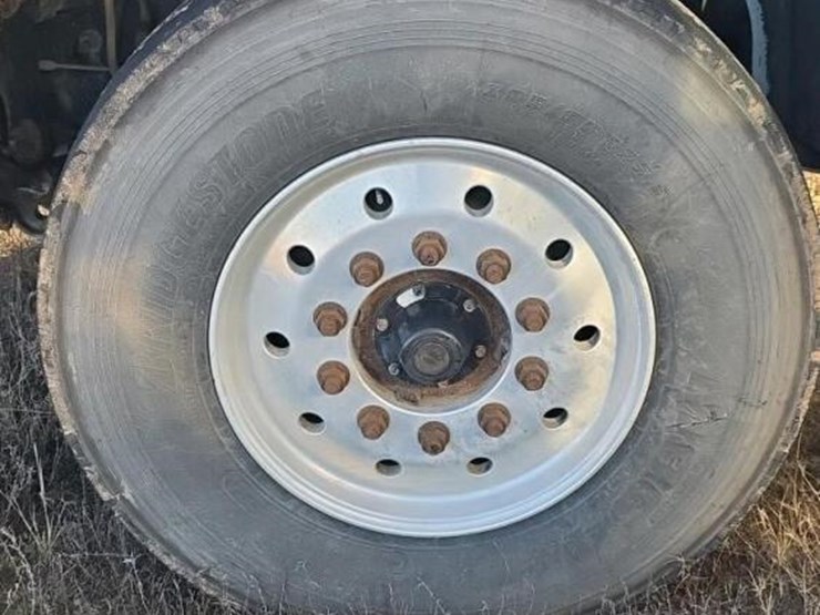 2019-international-hx615-image-45