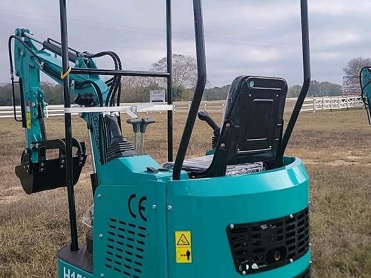 unused-2025-cfg-h15r-mini-excavator,-s/n-20250906w0010:-420cc-gas-eng.,-15"-bkt.,-4x6-tracks,-38.5"-base-image-7