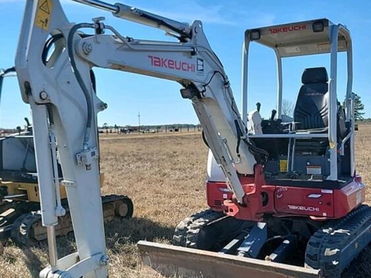 takeuchi-tb335r-image-1