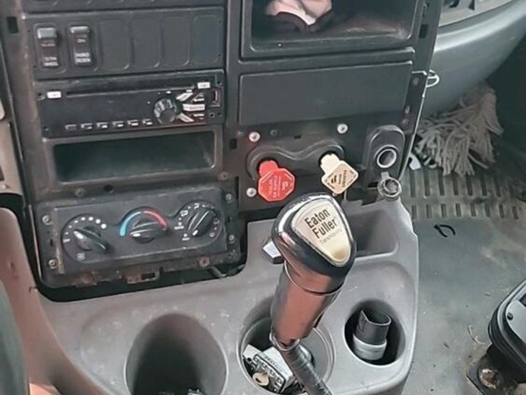 international-prostar-image-19