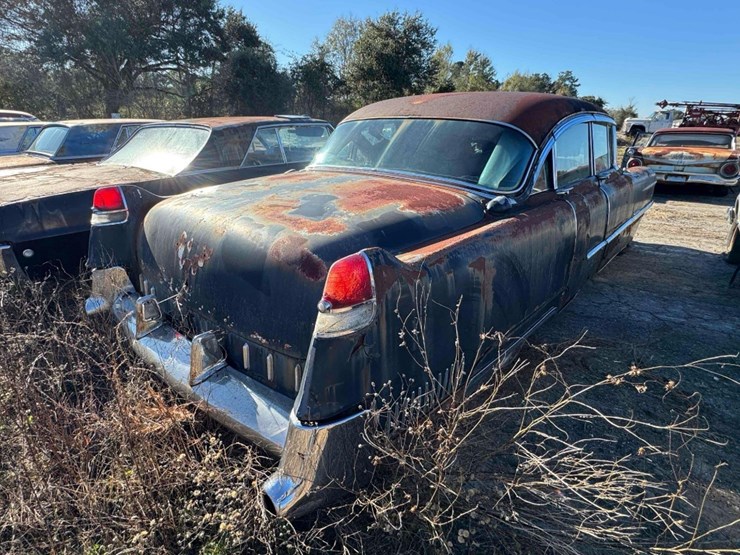 1951-cadillac-fleetwood-image-6