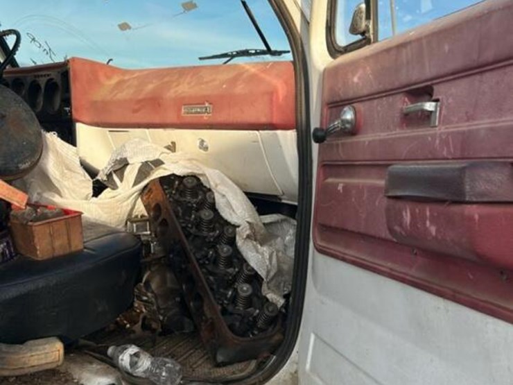 1975-chevy-ce668-truck,-s/n-cce66v160876-(no-title---bill-of-sale-only):-as-is,-non-running-image-6