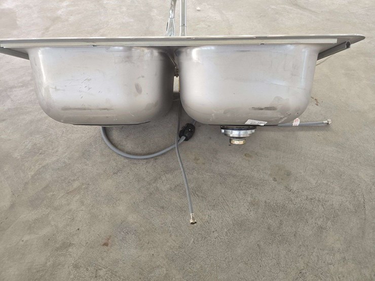 stainless-steel-sink-image-3