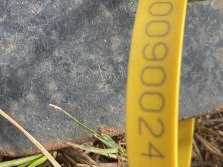 hay-spear-for-skid-steer-image-2