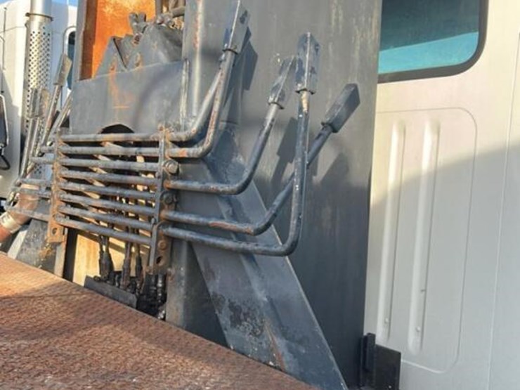 1998-international-4700-image-5