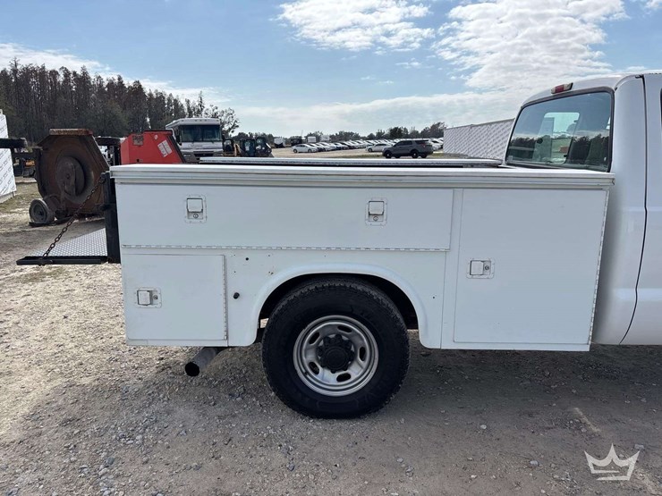 2004-ford-f250-image-12