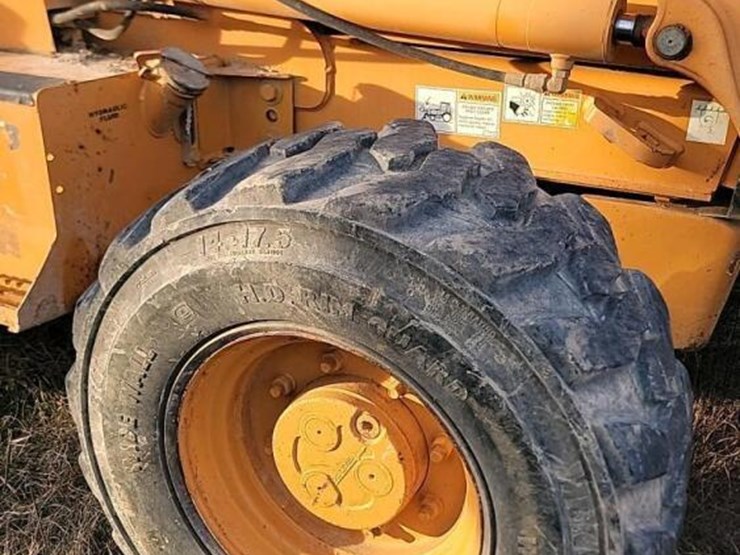 2010-case-590sm-image-7