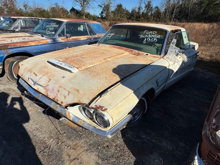 1965-ford-thunderbird-image-1