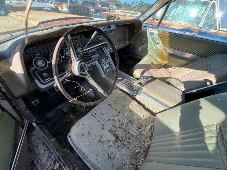 1965-ford-thunderbird-image-9