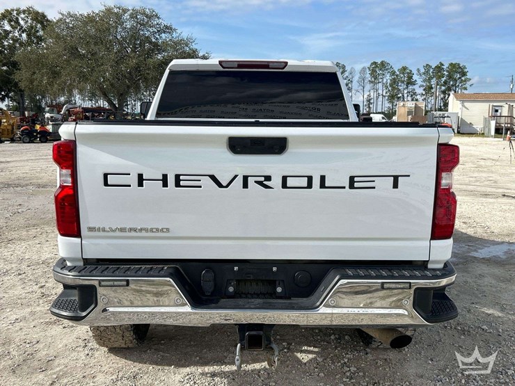 2021-chevrolet-silverado-2500-image-32