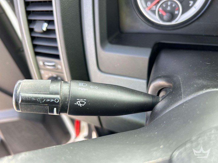 2015-dodge-1500-image-14