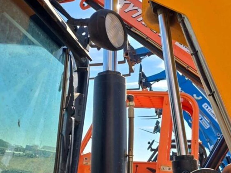 2018-jcb-505-20-image-17