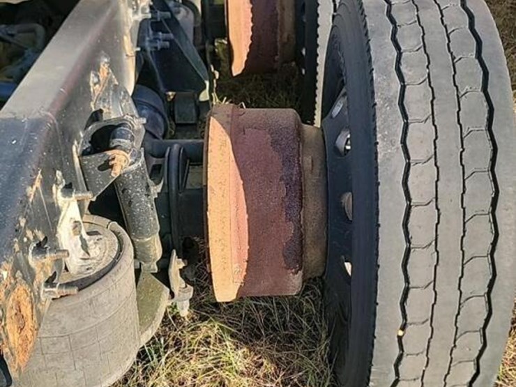 2016-international-prostar-image-9